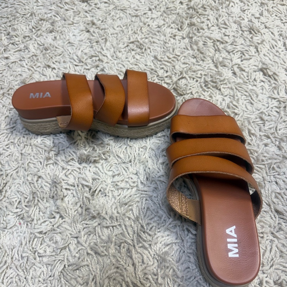 MIA Women's Brown Slide Sandals